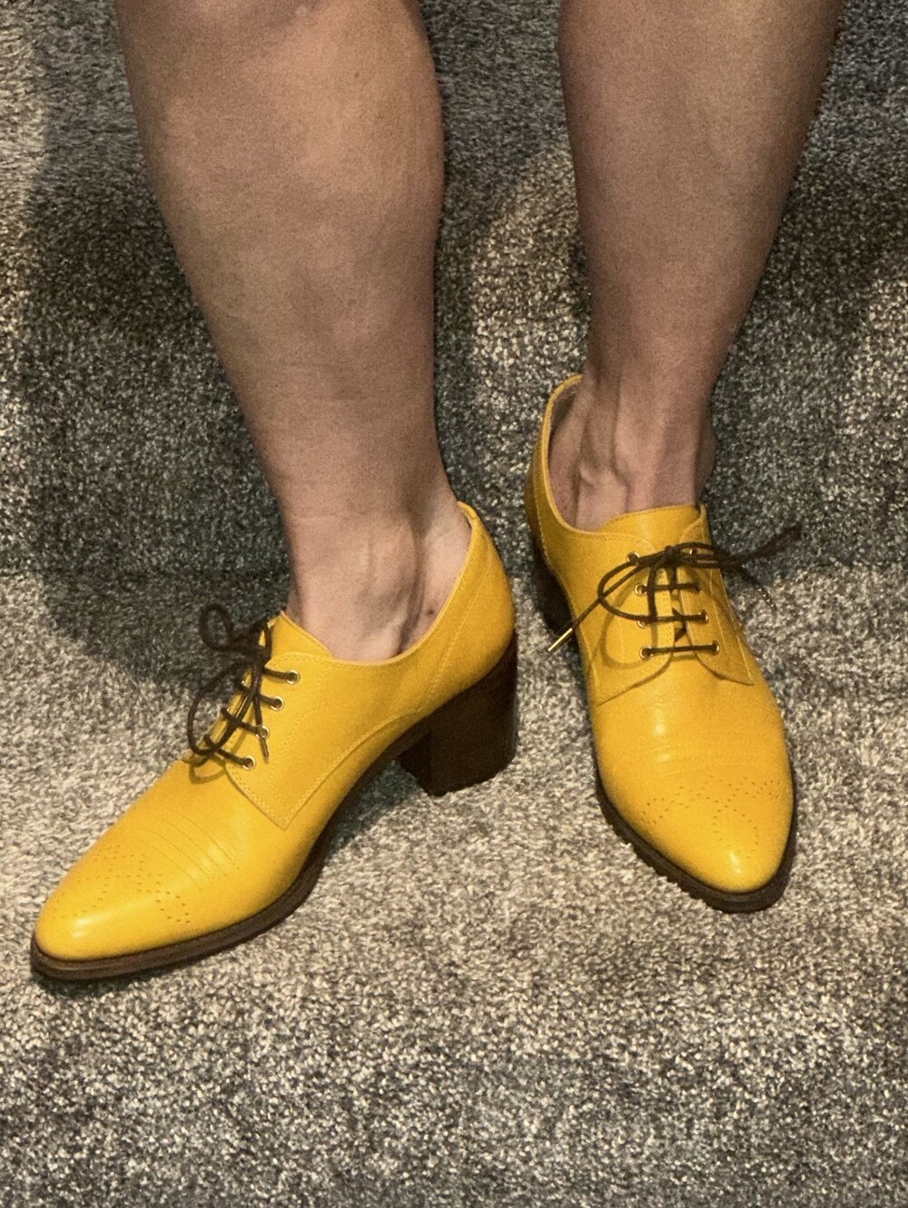 Angela Scott Yellow Leather Classic Lace-Up Oxford - Picture 3 of 8